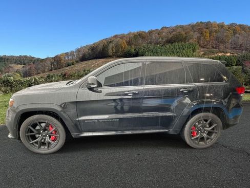 Used 2020 Jeep Grand Cherokee SRT image 4