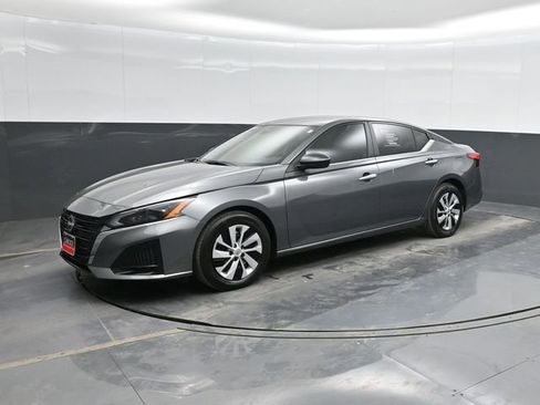 Used 2025 Nissan Altima 2.5 S image 8