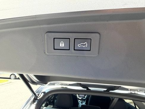 Used 2025 Subaru Outback Touring w/ Popular Package #2 AWD/4WD image 8
