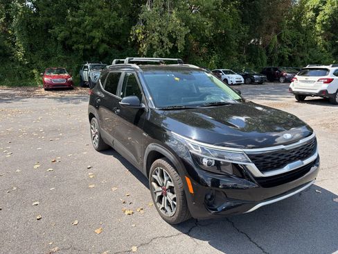 Used 2021 Kia Seltos S AWD/4WD image 1