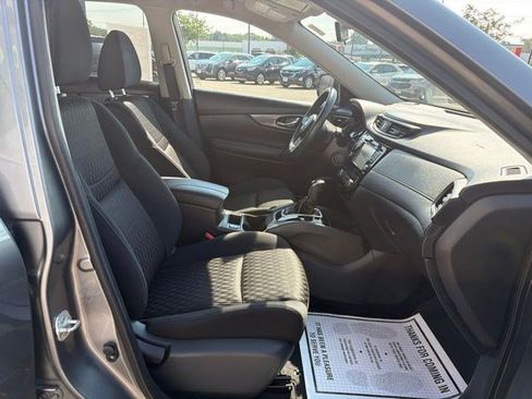 Used 2017 Nissan Rogue SV w/ SV Premium Package AWD/4WD image 21