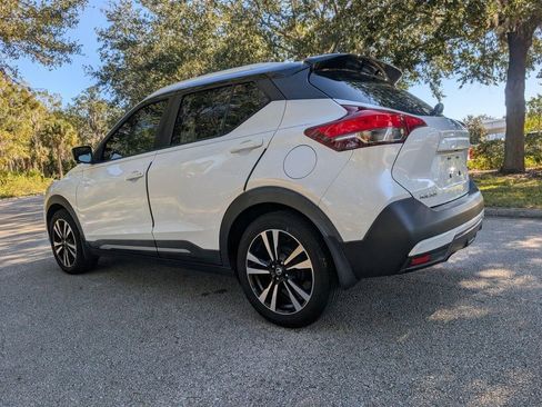 Used 2019 Nissan Kicks SR w/ SR Premium Package image 6