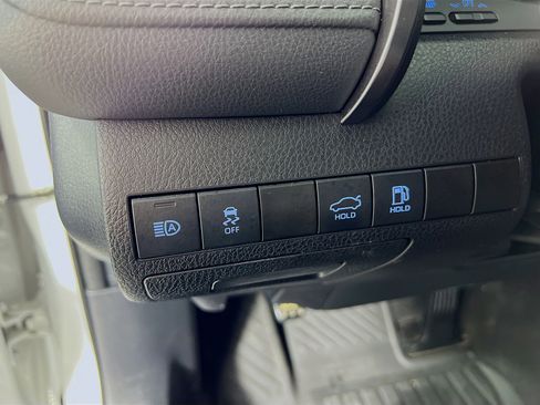 Certified 2022 Toyota Camry LE image 10