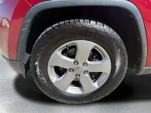 Used 2013 Jeep Grand Cherokee Laredo image 16