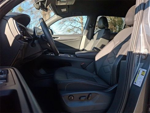 Used 2024 Volkswagen Atlas Cross Sport SE image 13