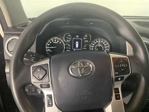 Used 2020 Toyota Tundra SR5 w/ SR5 Convenience Package image 21