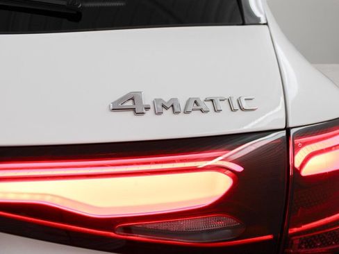 Used 2026 Mercedes-Benz GLC 300 4MATIC image 32