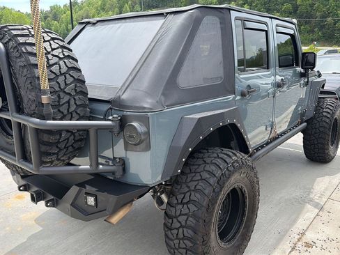 Used 2015 Jeep Wrangler Unlimited Sport w/ Quick Order Package 24S AWD/4WD image 3