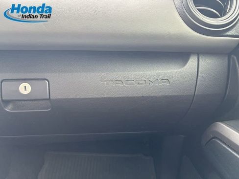 Used 2017 Toyota Tacoma SR5 image 34