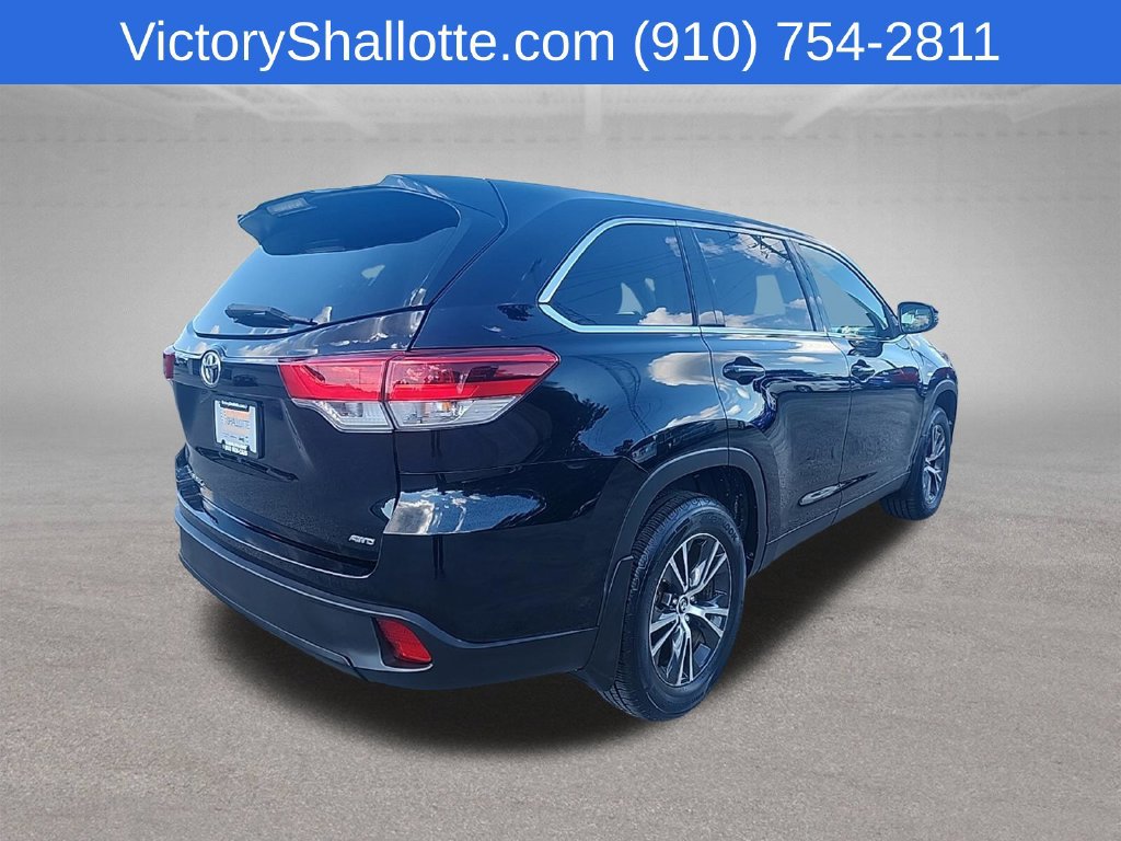 Used 2019 Toyota Highlander LE AWD/4WD image 26