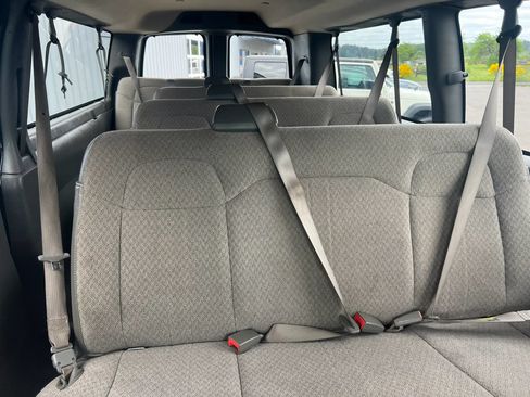 Used 2017 Chevrolet Express 3500 LT w/ LT Preferred Equipment Group RWD image 6