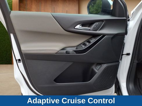 New 2027 Chevrolet Equinox LT w/ Convenience Package II FWD image 20