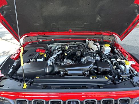 Used 2024 Jeep Gladiator Rubicon w/ Technology Group image 28