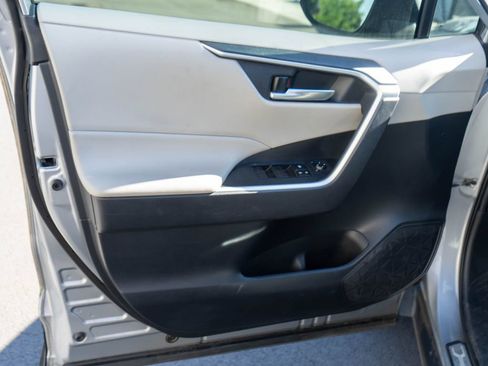 Used 2019 Toyota RAV4 XLE w/ Carpet Mat Package FWD image 24