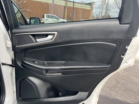 Used 2023 Ford Edge SEL image 13