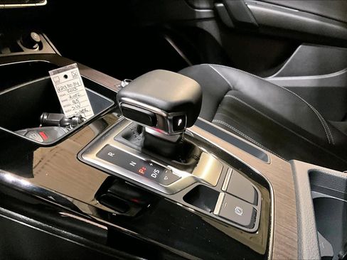 Used 2023 Audi Q5 2.0T Premium w/ Convenience Package image 15