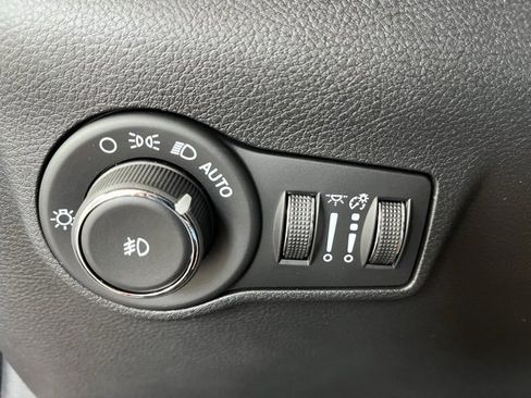 New 2026 Jeep Compass Latitude image 19