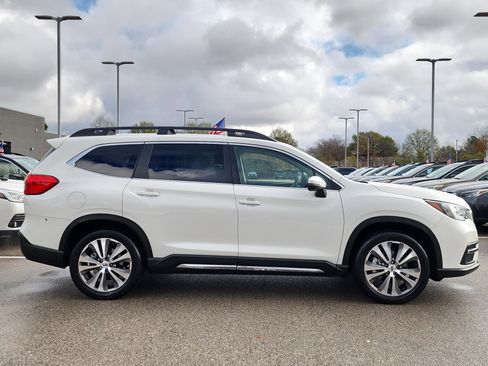 Used 2022 Subaru Ascent Limited w/ Technology Package image 2