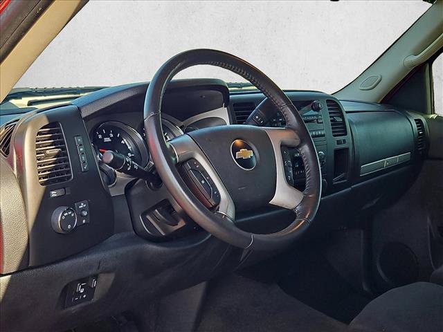 Used 2010 Chevrolet Silverado 2500 LT w/ Interior Plus Package AWD/4WD image 10
