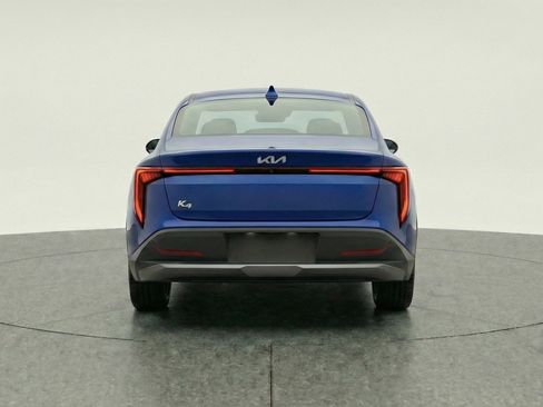 Used 2025 Kia K4 LXS image 7