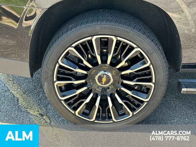 Used 2025 Chevrolet Suburban High Country AWD/4WD image 20