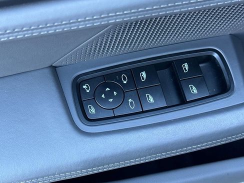 Used 2022 Porsche Taycan Turbo S image 13