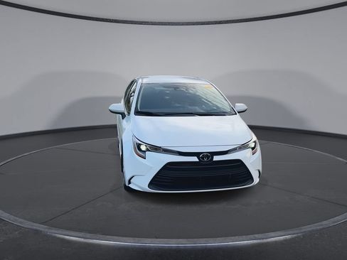 Used 2026 Toyota Corolla LE FWD image 3