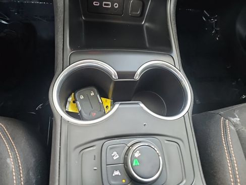Used 2020 GMC Terrain SLE FWD image 13