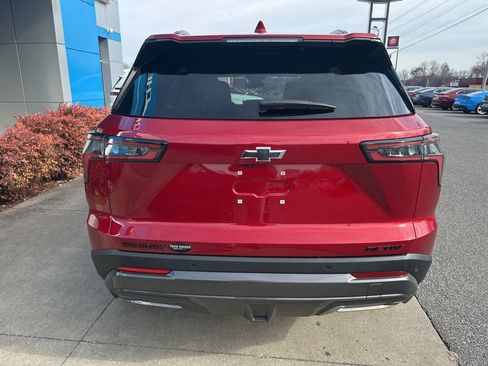 Used 2025 Chevrolet Equinox ACTIV w/ Convenience Package III image 8