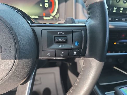 Used 2022 Nissan Rogue Platinum w/ Head-Up Display Package image 23