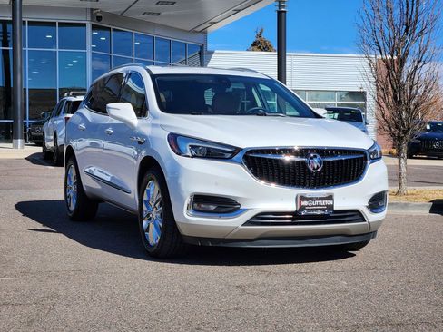 Used 2019 Buick Enclave Premium w/ Experience Buick Package image 3