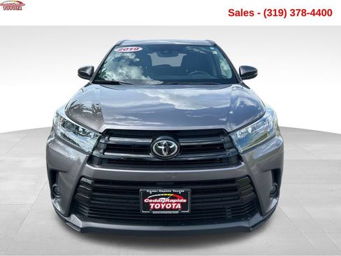 Used 2019 Toyota Highlander SE AWD/4WD image 9