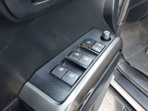 Used 2021 Toyota Tacoma TRD Off-Road image 21