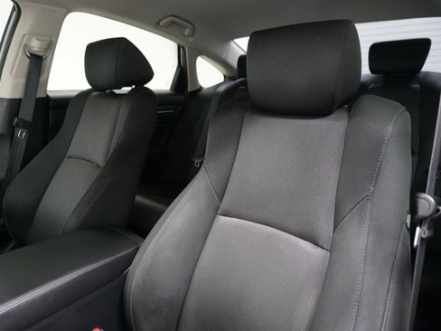 Used 2019 Honda Accord Hybrid image 12