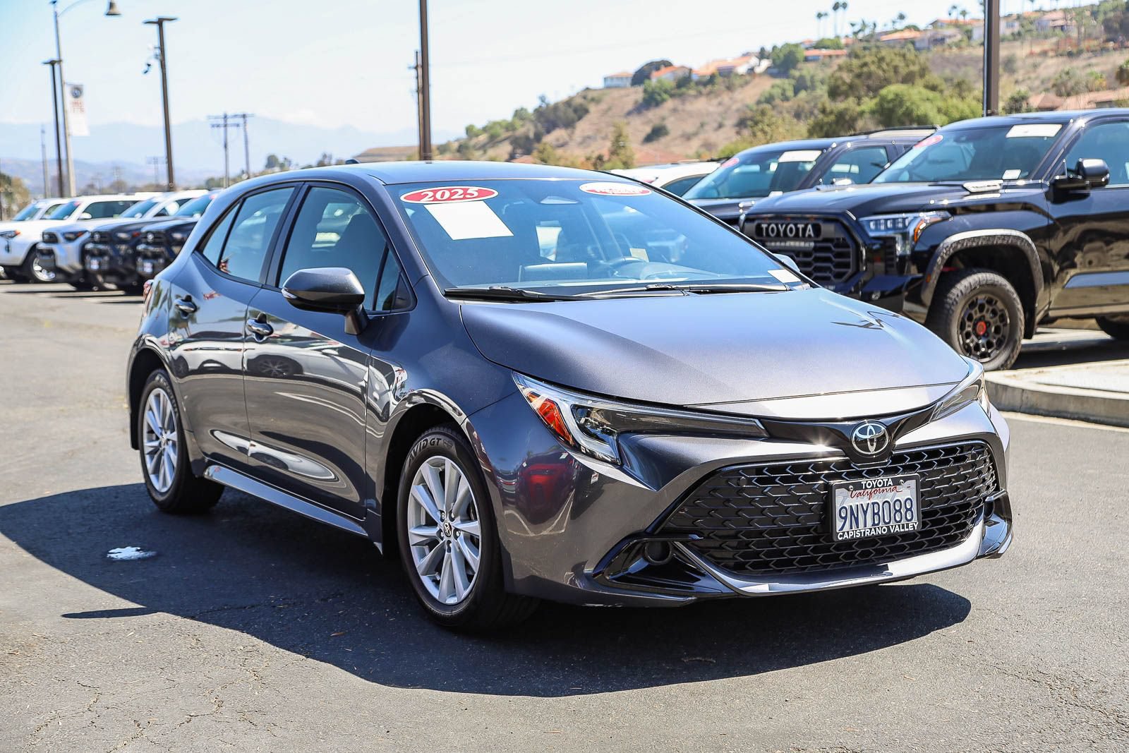 Certified 2025 Toyota Corolla SE w/ SE Package FWD image 3
