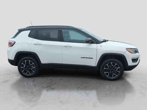 Used 2019 Jeep Compass Trailhawk AWD/4WD image 9