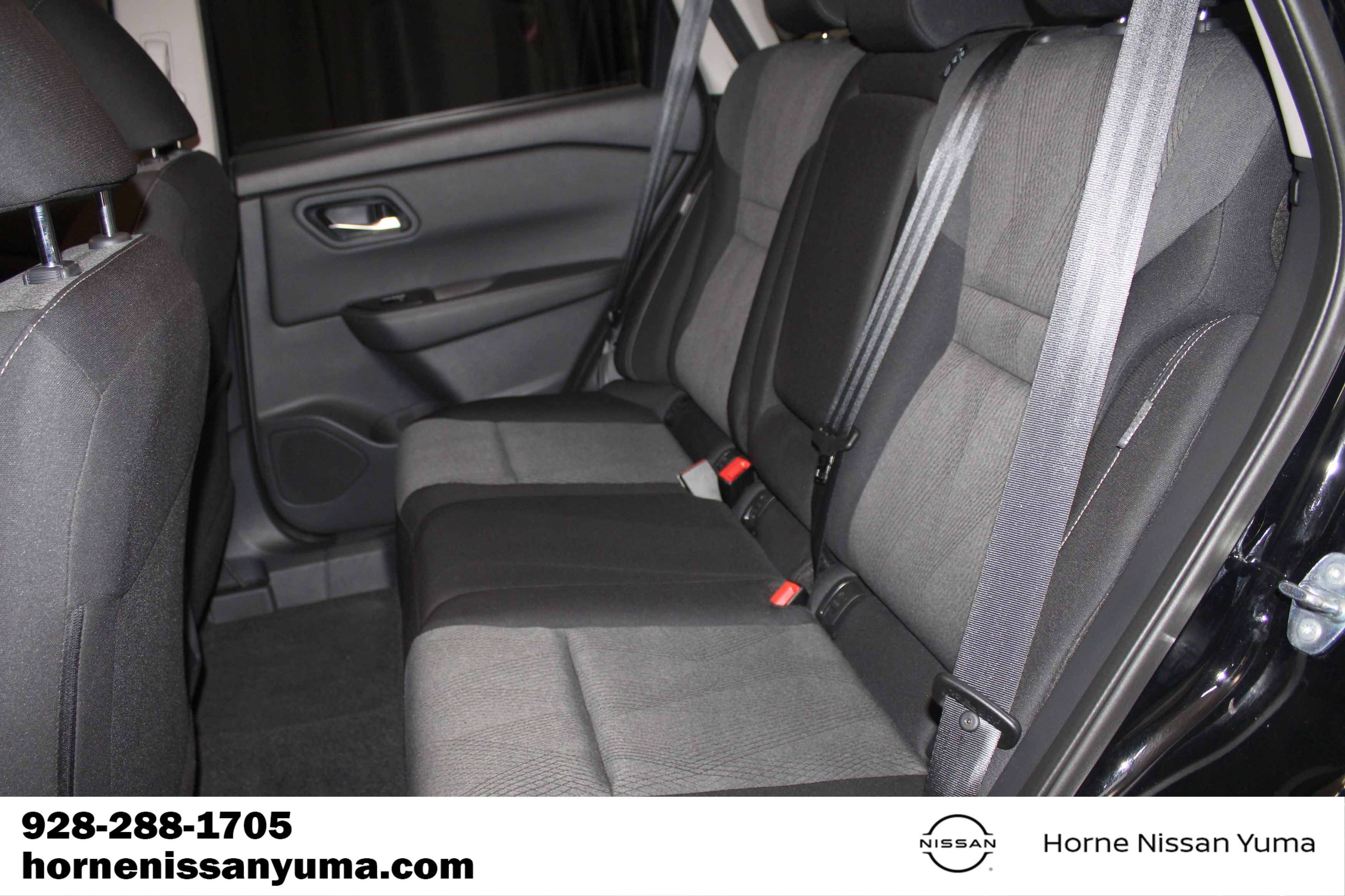 Certified 2025 Nissan Rogue SV FWD image 5