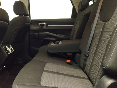Used 2023 Kia Sorento LX FWD image 18