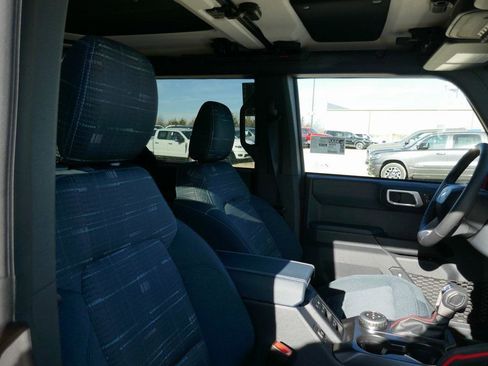 New 2025 Ford Bronco Heritage Edition image 9