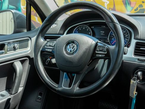 Used 2014 Volkswagen Touareg VR6 AWD/4WD image 40