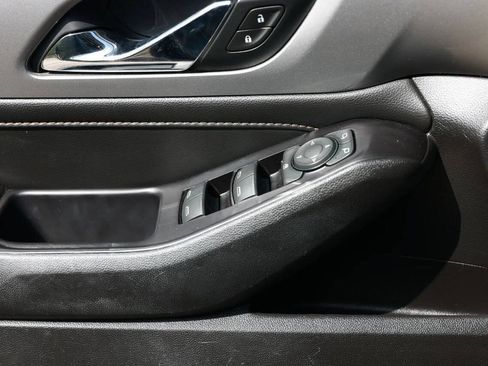 Used 2019 Chevrolet Traverse LS FWD image 16