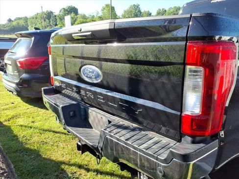 Used 2019 Ford F250 XLT w/ XLT Premium Package AWD/4WD image 8