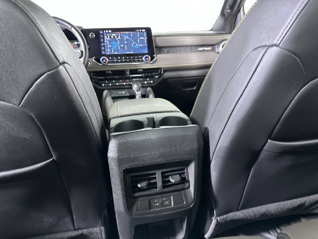 Used 2024 Chevrolet Colorado ZR2 w/ ZR2 Convenience Package III AWD/4WD image 22