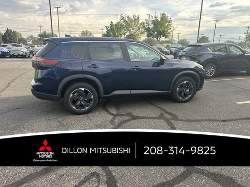 Used 2025 Nissan Rogue SV AWD/4WD image 11
