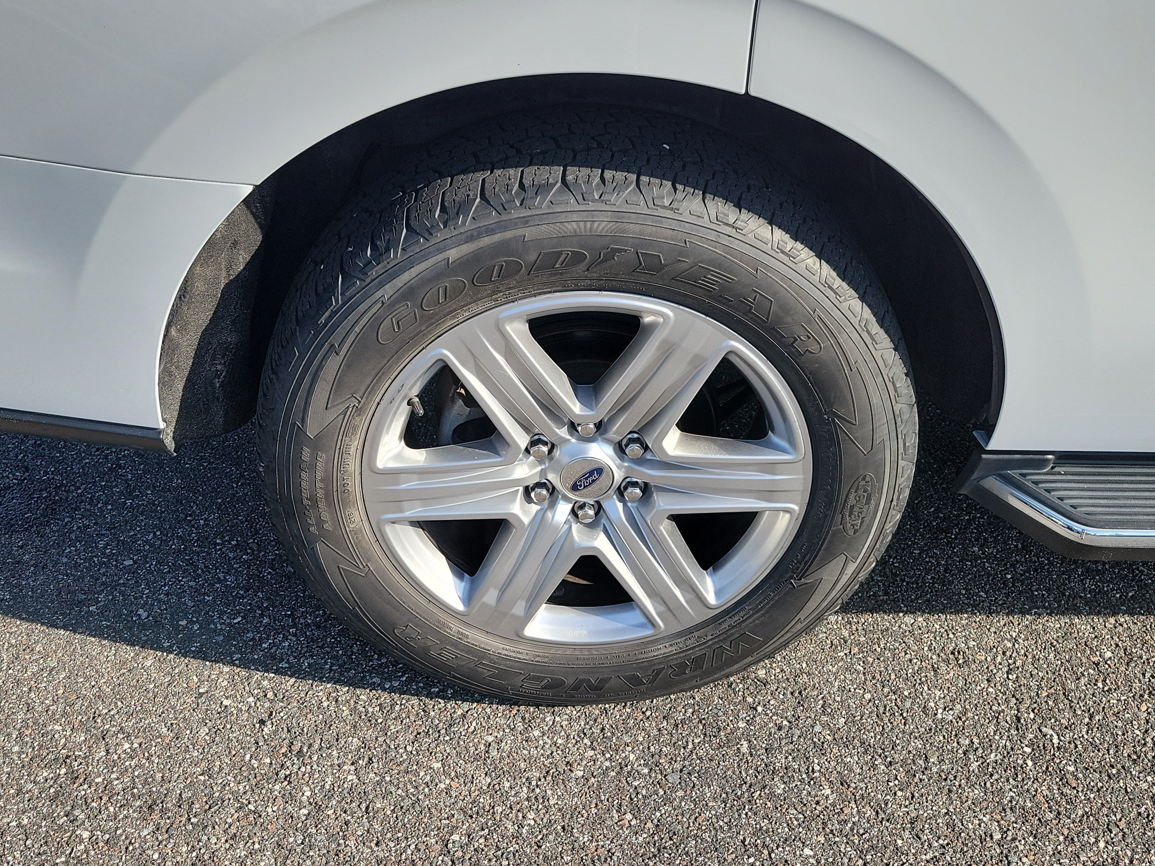 Used 2019 Ford Expedition XLT w/ Equipment Group 202A RWD image 41