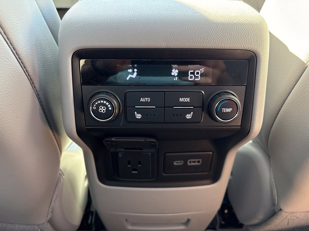 Used 2023 GMC Acadia SLT w/ Technology Package AWD/4WD image 50