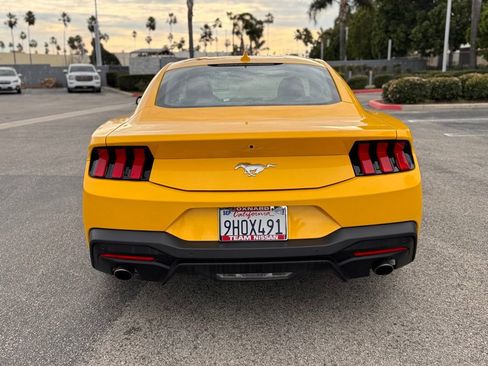 Used 2024 Ford Mustang Coupe image 7