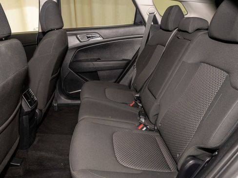 Used 2023 Kia Sportage LX image 7