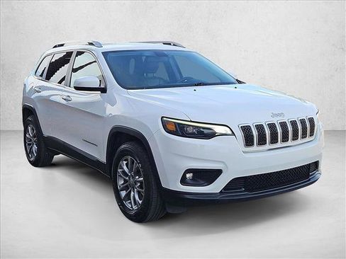 Used 2019 Jeep Cherokee Latitude Plus w/ Cold Weather Group image 3