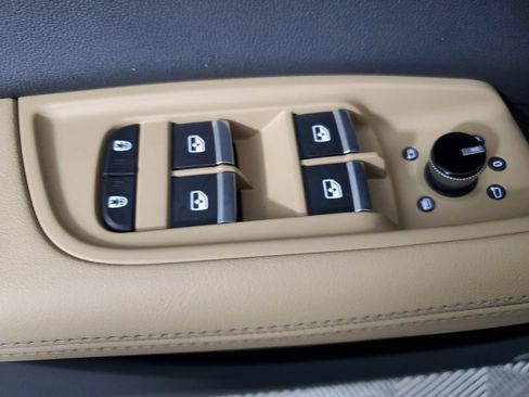 Used 2025 Audi Q8 Premium Plus image 20